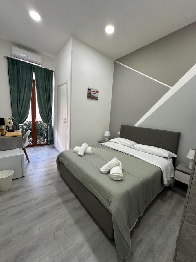 Garibaldi Guest House เนเปิลส์ ภายนอก รูปภาพ