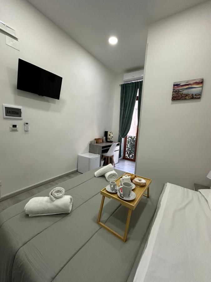 Garibaldi Guest House เนเปิลส์ ภายนอก รูปภาพ