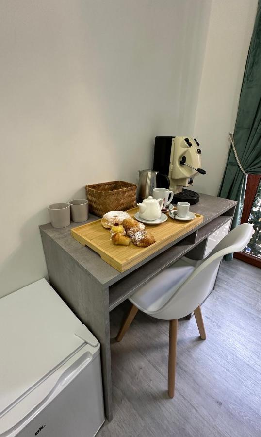 Garibaldi Guest House เนเปิลส์ ภายนอก รูปภาพ