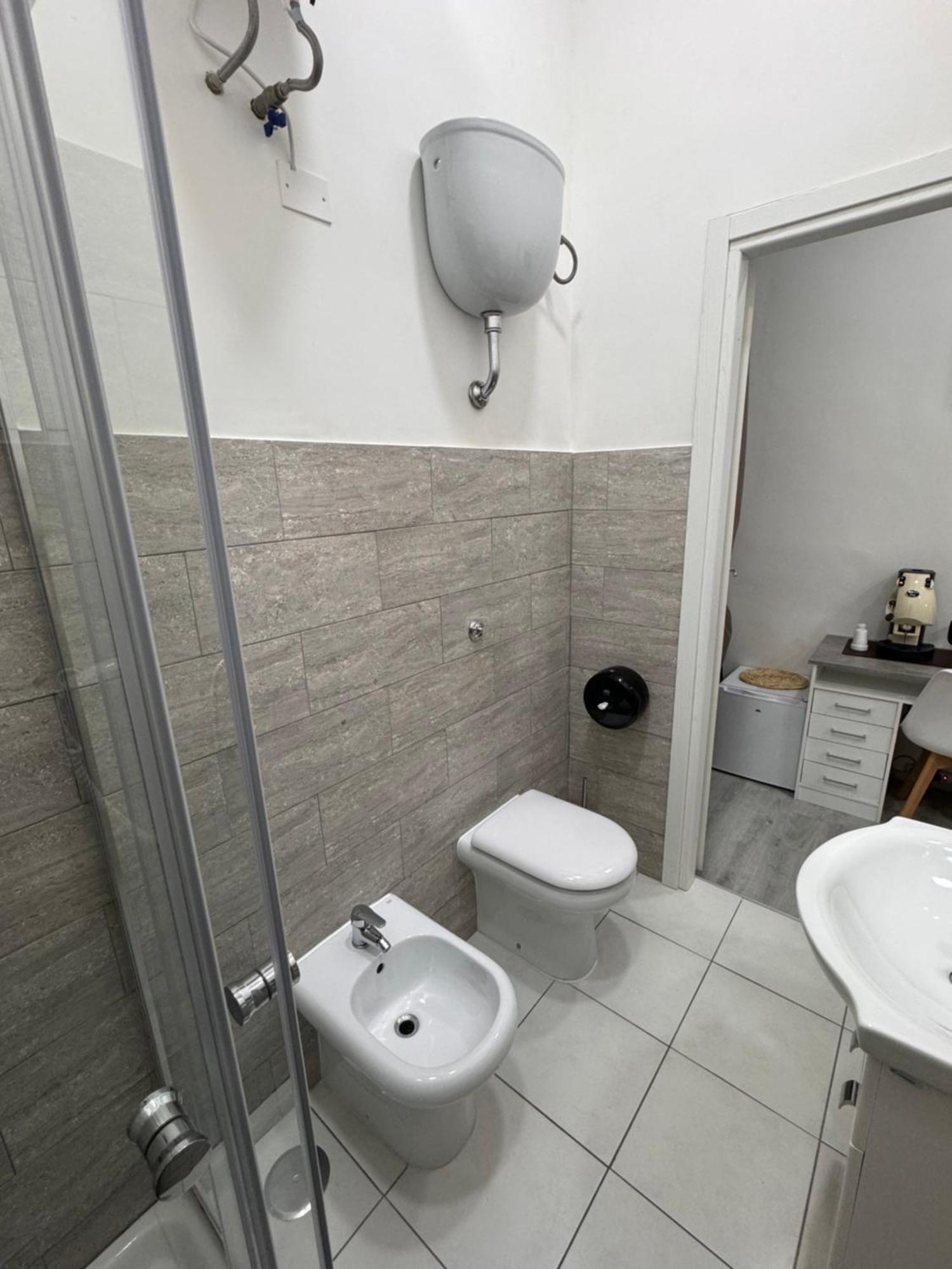 Garibaldi Guest House เนเปิลส์ ภายนอก รูปภาพ